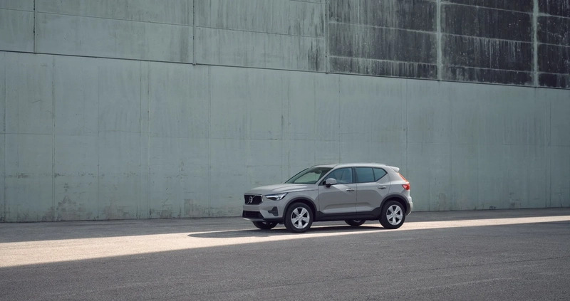 Volvo XC 40 cena 173900 przebieg: 10, rok produkcji 2024 z Zabrze małe 137